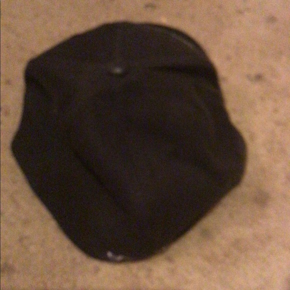 NWOT captain Morgan fitted hat - Picture 4 of 5